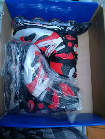 Patines roller rojos y negros - miniatura 2
