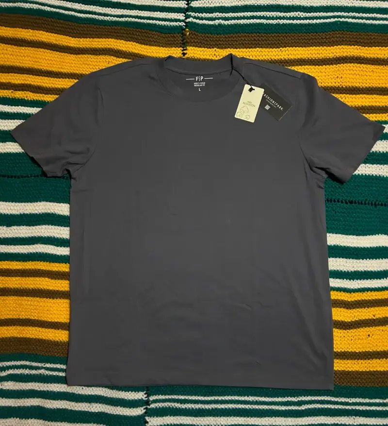 Polera gris con etiqueta - 1