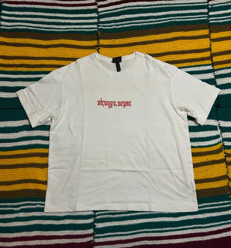 Polera blanca Strange Sense - 1