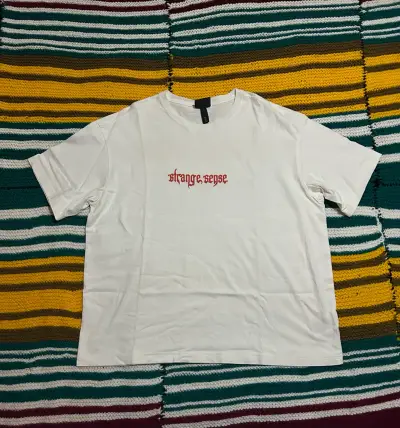 Polera blanca Strange Sense - miniatura 1