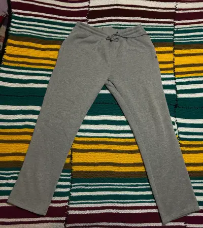 Pantalones deportivos grises - miniatura 1