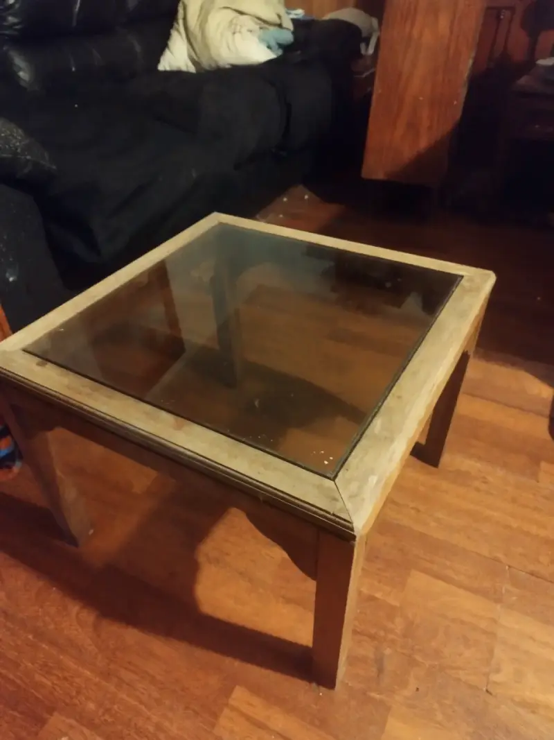 Mesa de centro con vidrio - 2