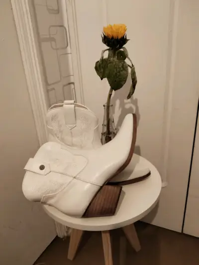 Botas blancas estilo western - miniatura 2