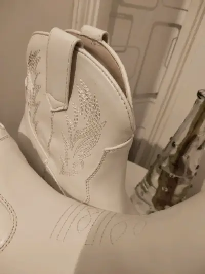 Botas blancas estilo western - miniatura 6