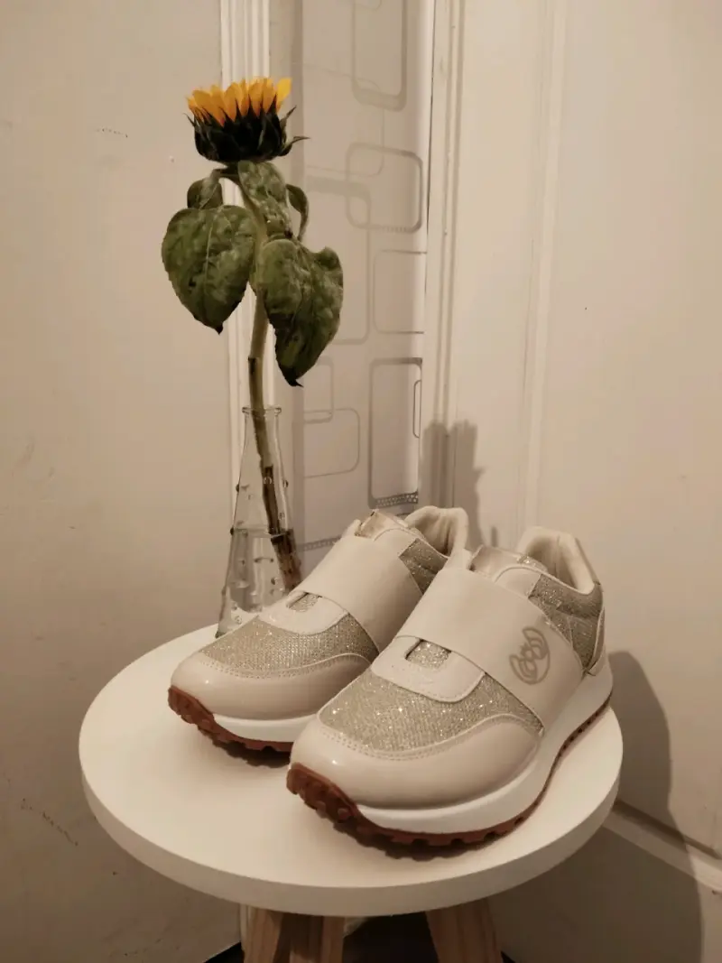 Zapatillas estilo deportivo doradas - 4