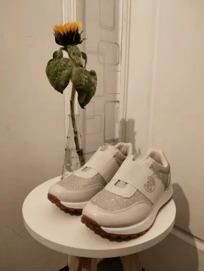Zapatillas estilo deportivo doradas - miniatura 4