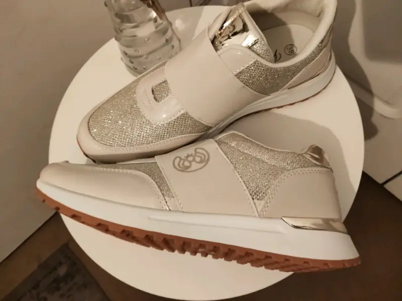 Zapatillas estilo deportivo doradas - 5