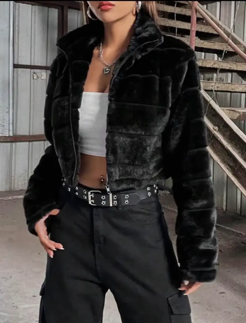 Chaqueta de peluche negra