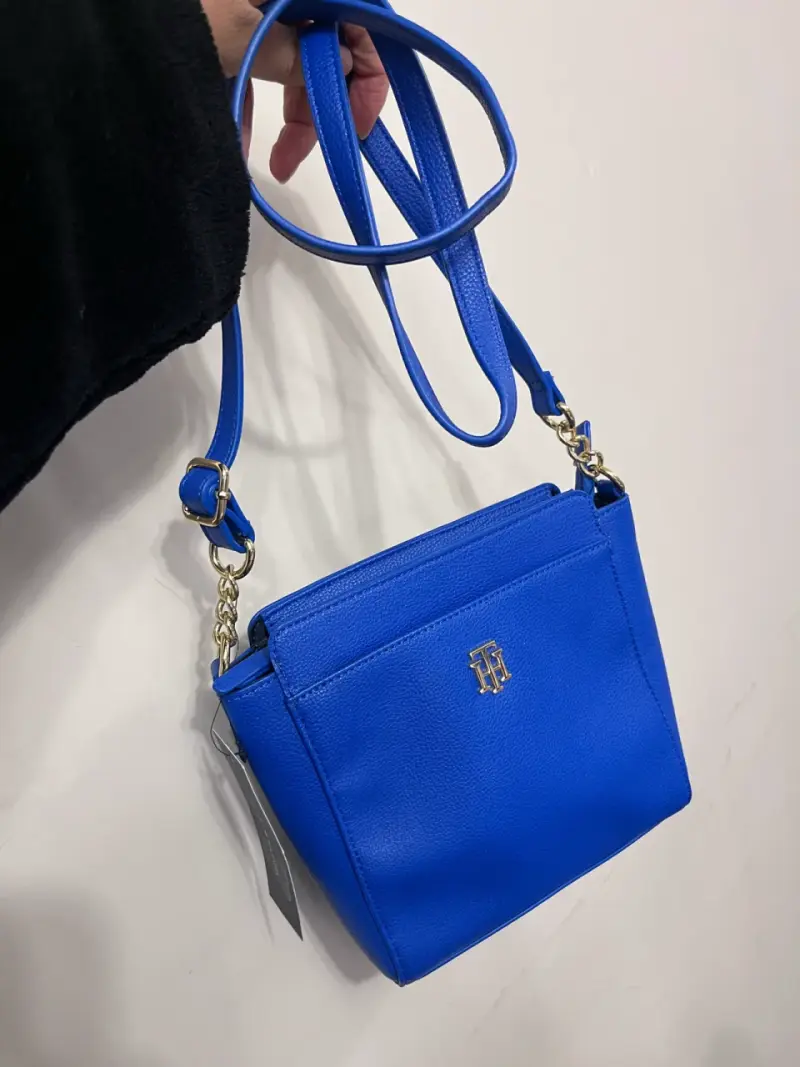 Cartera Tommy azul con correa ajustable - 1