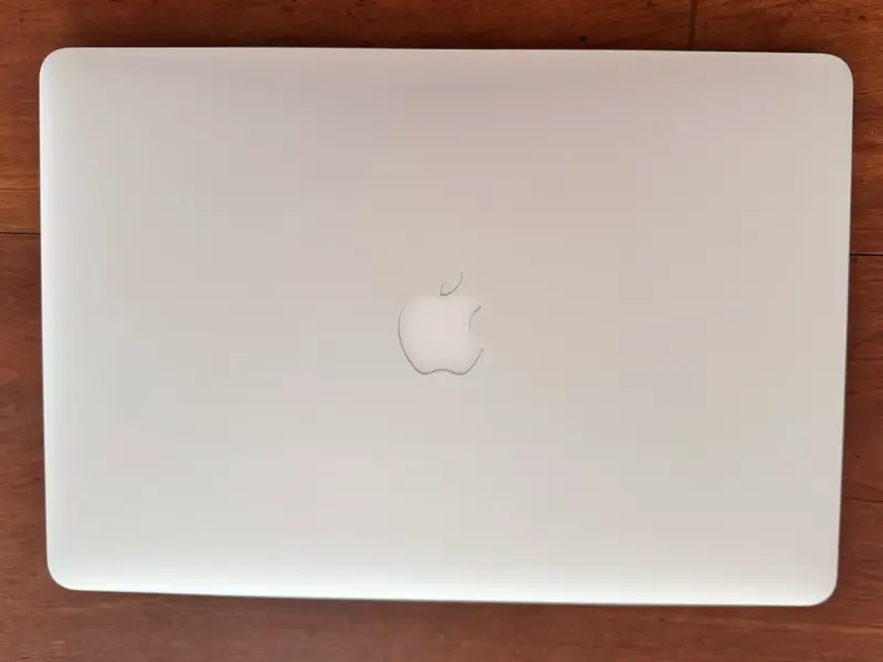 Laptop Apple MacBook Pro 15 pulgadas - 4