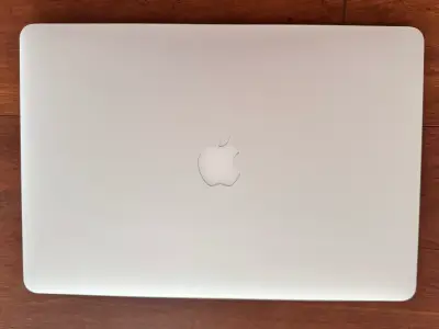 Laptop Apple MacBook Pro 15 pulgadas - miniatura 4