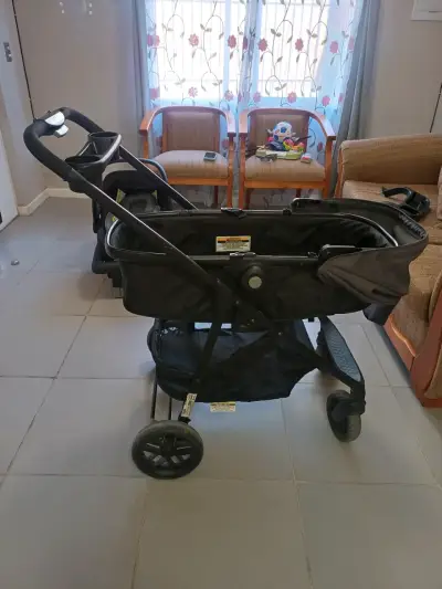Coche con moises y silla de auto - miniatura 4