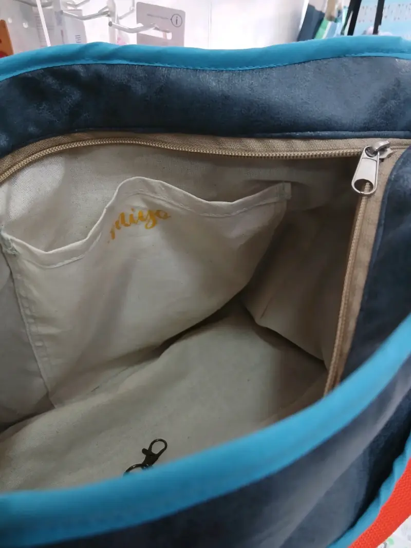Bolso de tela azul con tiras naranjas - 3