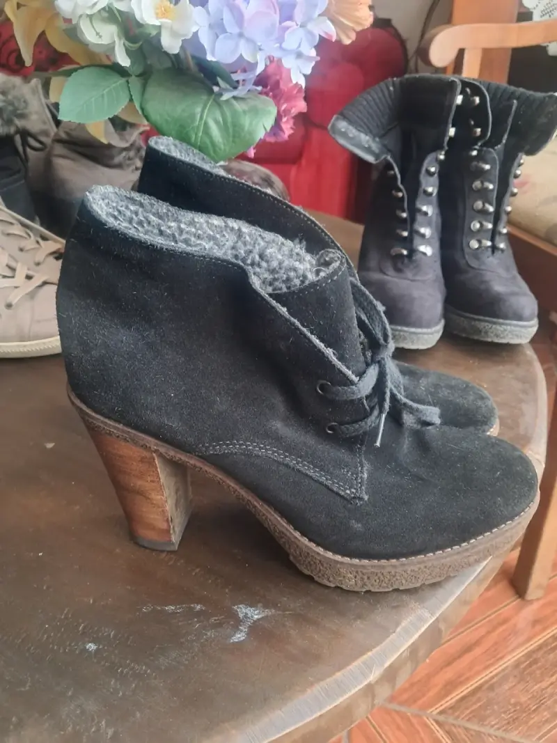 Botines negros de gamuza - 1