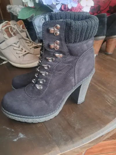 Botines negros de gamuza - miniatura 2