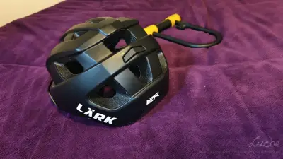Casco de ciclismo negro - miniatura 4