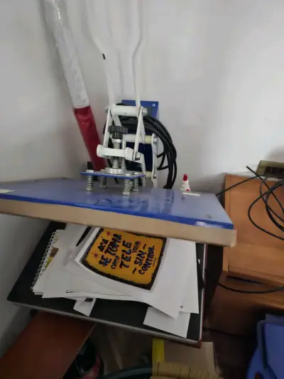 Prensa térmica de camisetas - miniatura 1