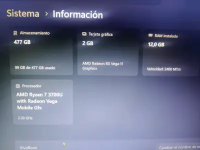 Laptop ASUS con teclado numérico - miniatura 4