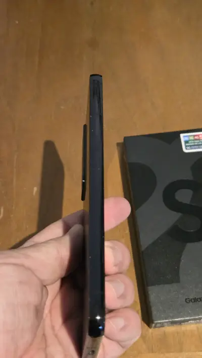 Smartphone Galaxy S22+ con caja - miniatura 5