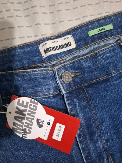 Jeans cargo azul con etiquetas - miniatura 2