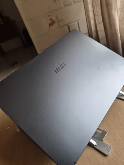 Laptop MSI 14'' Intel Core i5 - miniatura 3