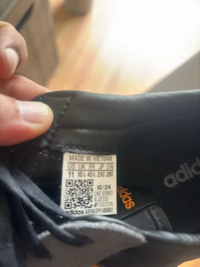 Zapatillas negras con detalles naranjas - 5