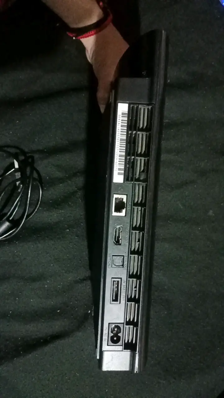 Consola PS3 con control y juegos - 3