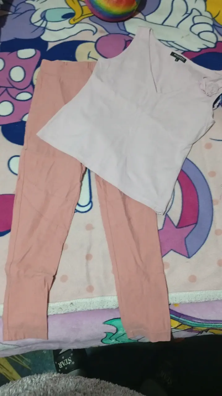 Conjunto top y pantalones rosados