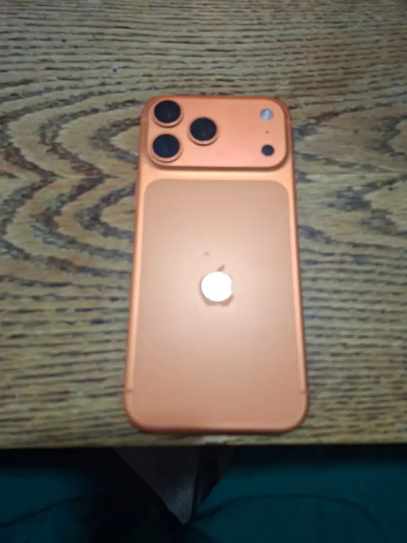 iPhone 17 pro Max - 4