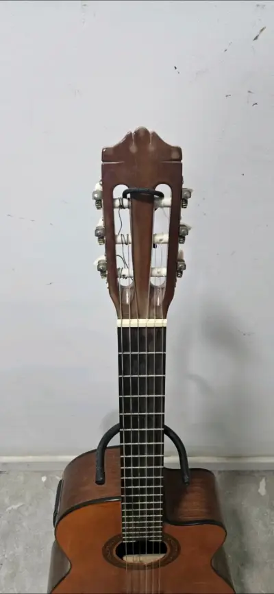 Guitarra electroacústica Freeman - miniatura 3