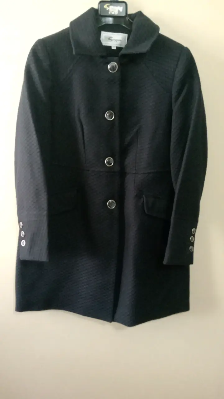 Abrigo negro elegante - 1