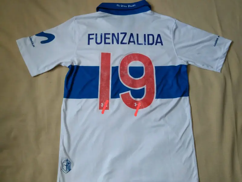 Camiseta fútbol Universidad Católica año 2021 - 3