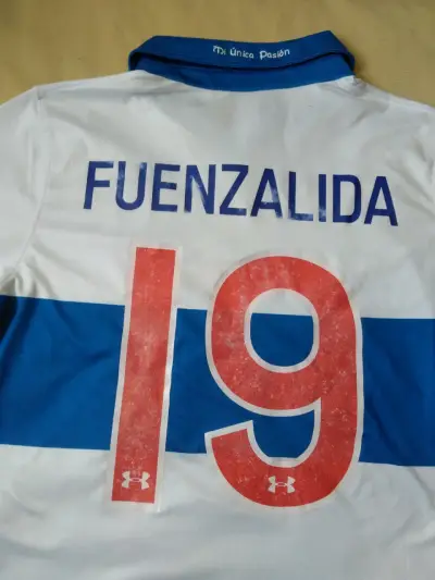Camiseta fútbol Universidad Católica año 2021 - miniatura 4