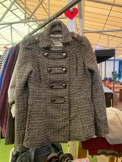Abrigo gris estilo militar - miniatura 1