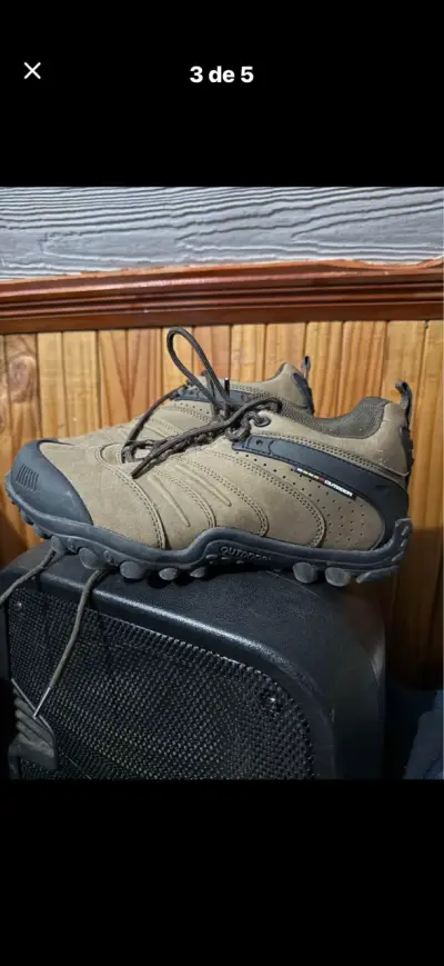 Zapatillas outdoor marrón y negro - miniatura 2