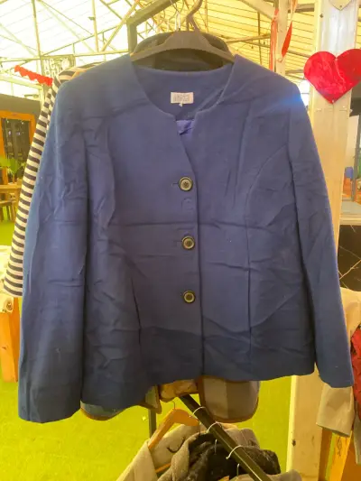 Chaqueta azul con botones - miniatura 1