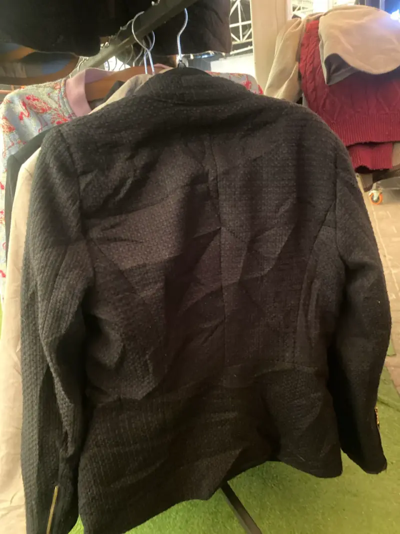 Chaqueta negra con cierre - 2