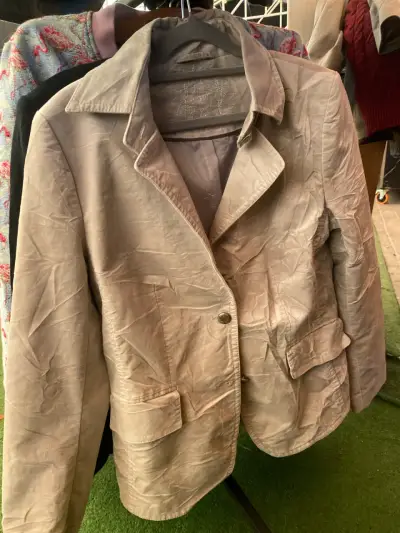 Blazer beige para mujer - miniatura 1