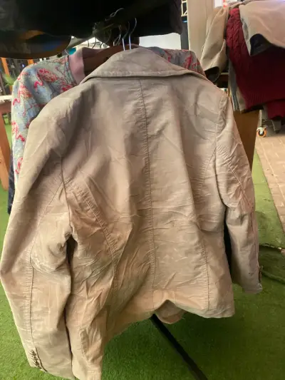 Blazer beige para mujer - miniatura 2