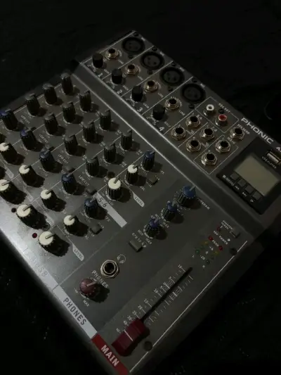Mesa de mezclas Phonic - miniatura 2