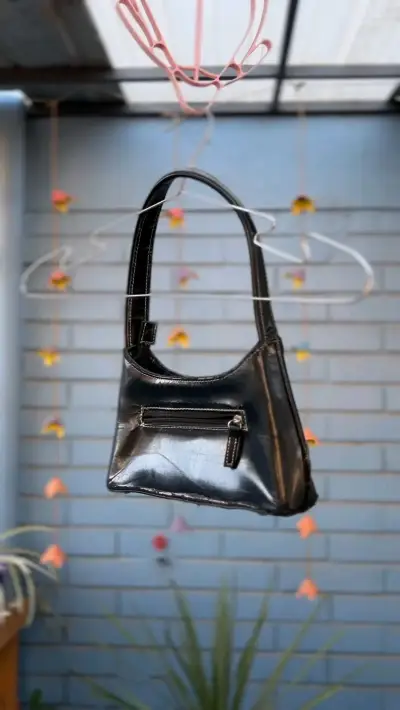 Cartera negra elegante - miniatura 2