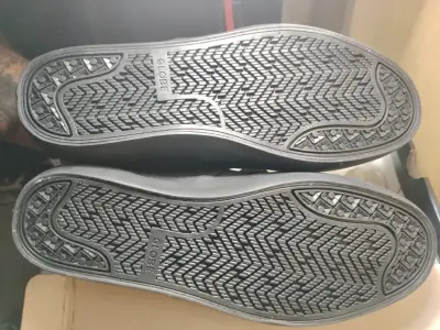 Zapatillas negras Globe con velcro nuevas - miniatura 5