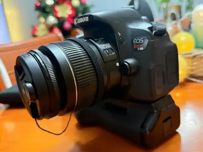 Cámara Canon EOS con lente - miniatura 5