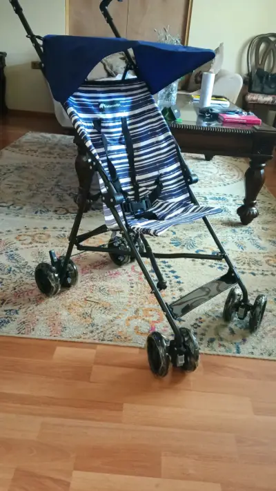 Coche de bebé plegable azul - miniatura 6