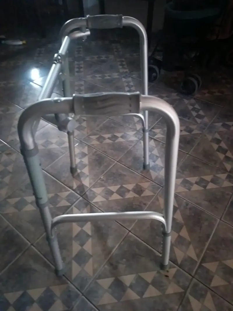 Andador plegable para adulto - 2