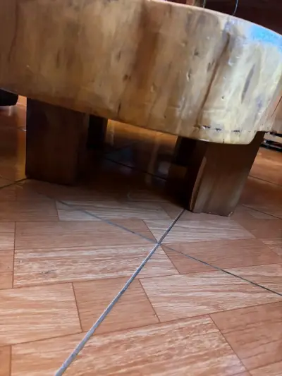 Mesa de madera artesanal - miniatura 2