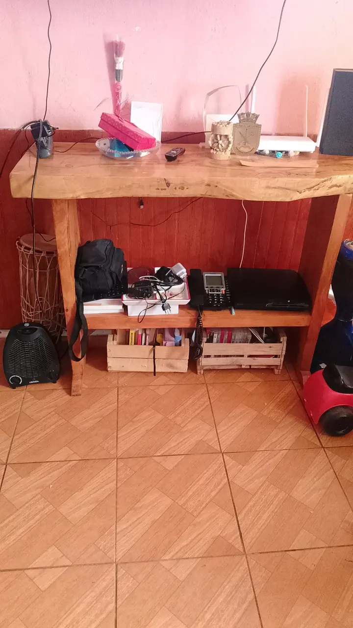 Mesa de madera artesanal - 3