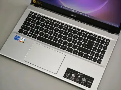 Notebook Acer Aspire 15" - miniatura 4