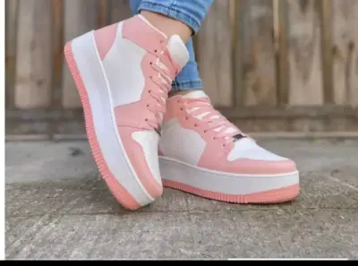 Zapatillas altas rosadas y blancas - miniatura 1