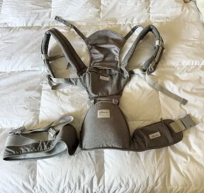 Mochila portabebé gris - miniatura 1